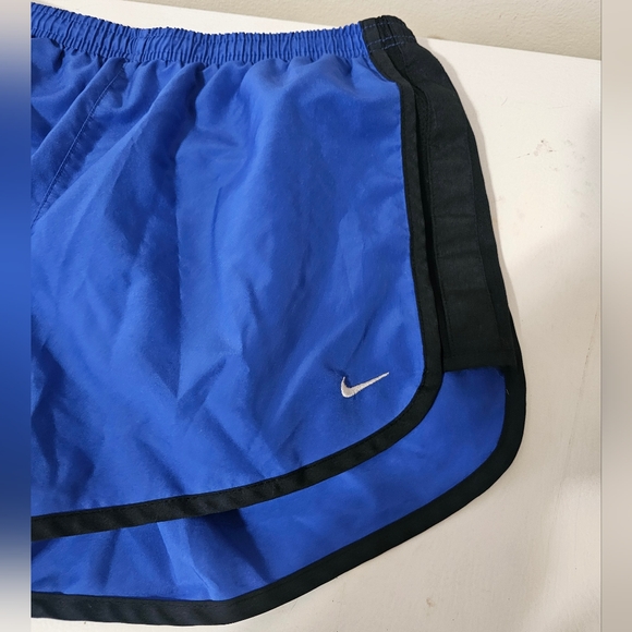 Nike Dri-Fit Women’s Sz S Blue & White Brief Lined Athletic Shorts - Picture 2 of 8